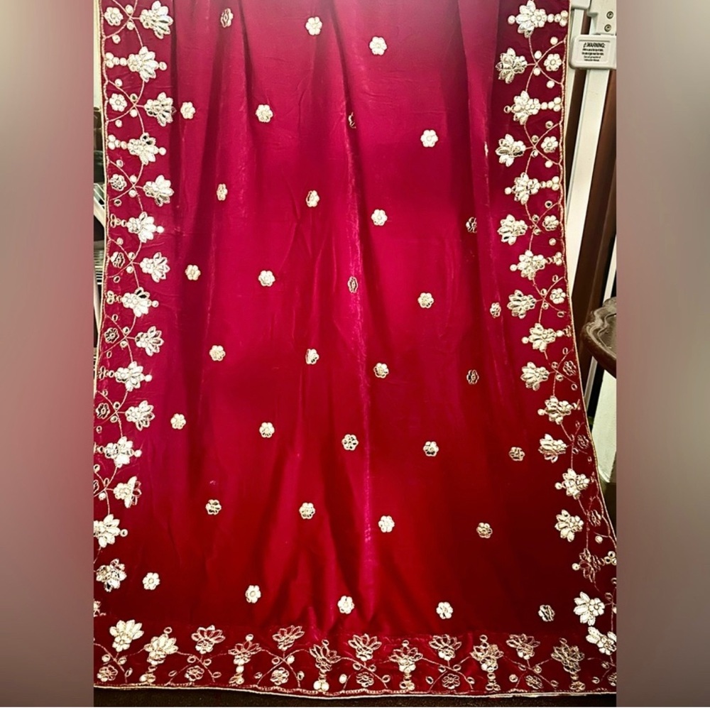 Velvet shawl